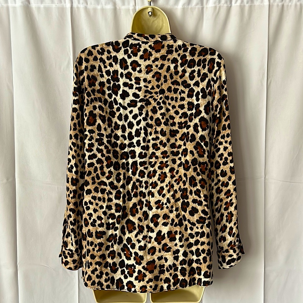 Zara Sexy Leopard Spots Button Front Blouse **Size M** 🔥🔥🐆 - Picture 2 of 4
